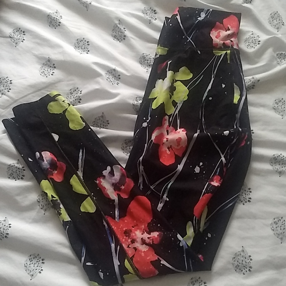 Demi Lovato Fabletics Leggings